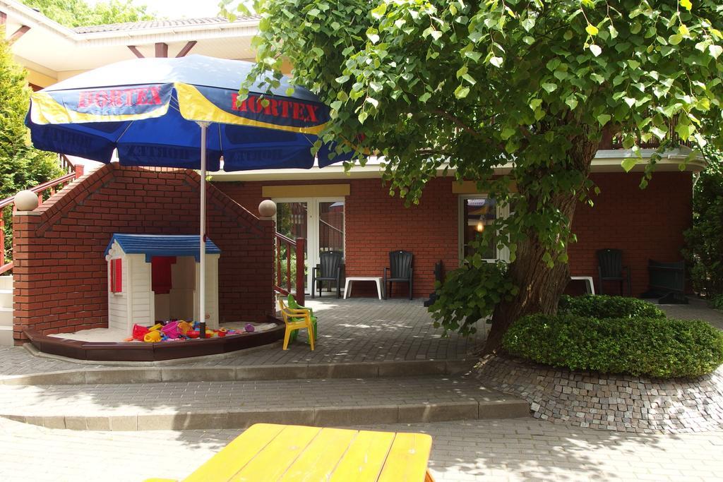 Patio Apartamenty I Pokoje Niechorze Bagian luar foto
