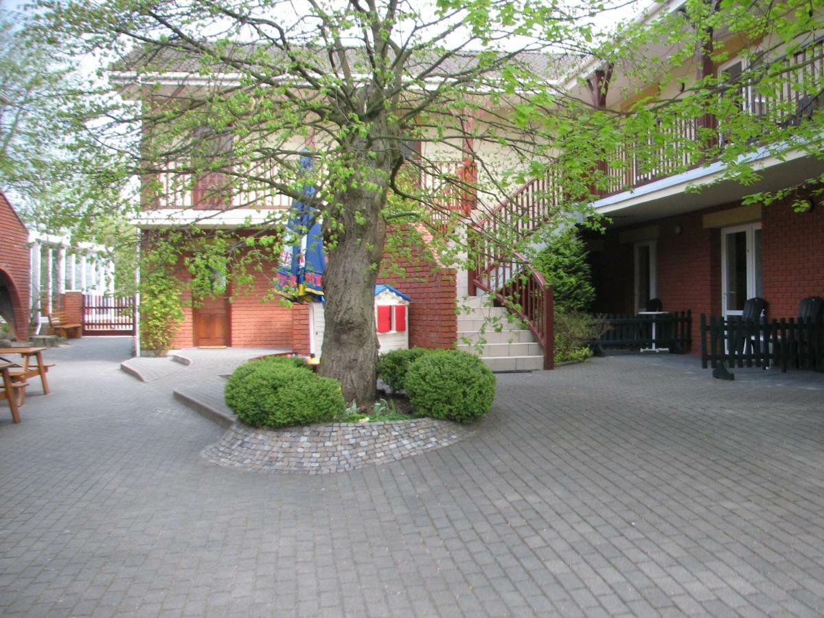 Patio Apartamenty I Pokoje Niechorze Bagian luar foto